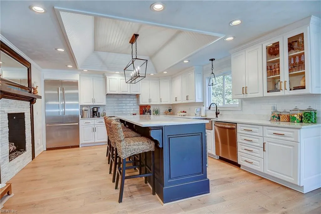 Virginia Beach, Virginia 23451, United States, 5 Bedrooms Bedrooms, ,3 BathroomsBathrooms,Residential,Pending,81289