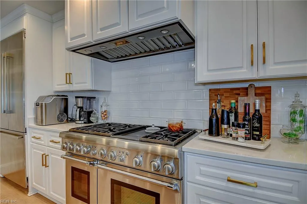 Virginia Beach, Virginia 23451, United States, 5 Bedrooms Bedrooms, ,3 BathroomsBathrooms,Residential,Pending,81289