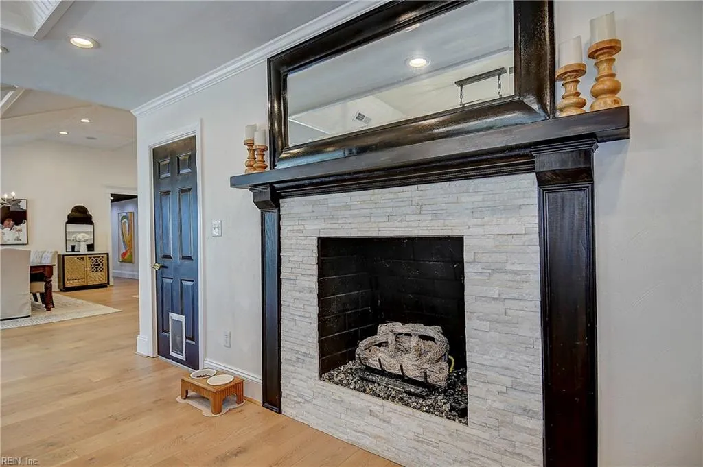 Virginia Beach, Virginia 23451, United States, 5 Bedrooms Bedrooms, ,3 BathroomsBathrooms,Residential,Pending,81289