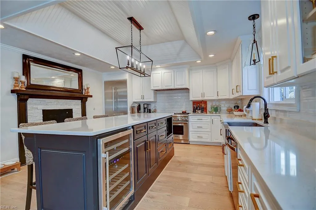 Virginia Beach, Virginia 23451, United States, 5 Bedrooms Bedrooms, ,3 BathroomsBathrooms,Residential,Pending,81289