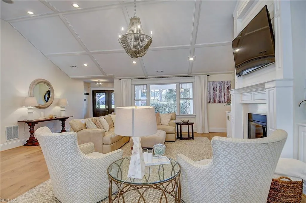 Virginia Beach, Virginia 23451, United States, 5 Bedrooms Bedrooms, ,3 BathroomsBathrooms,Residential,Pending,81289