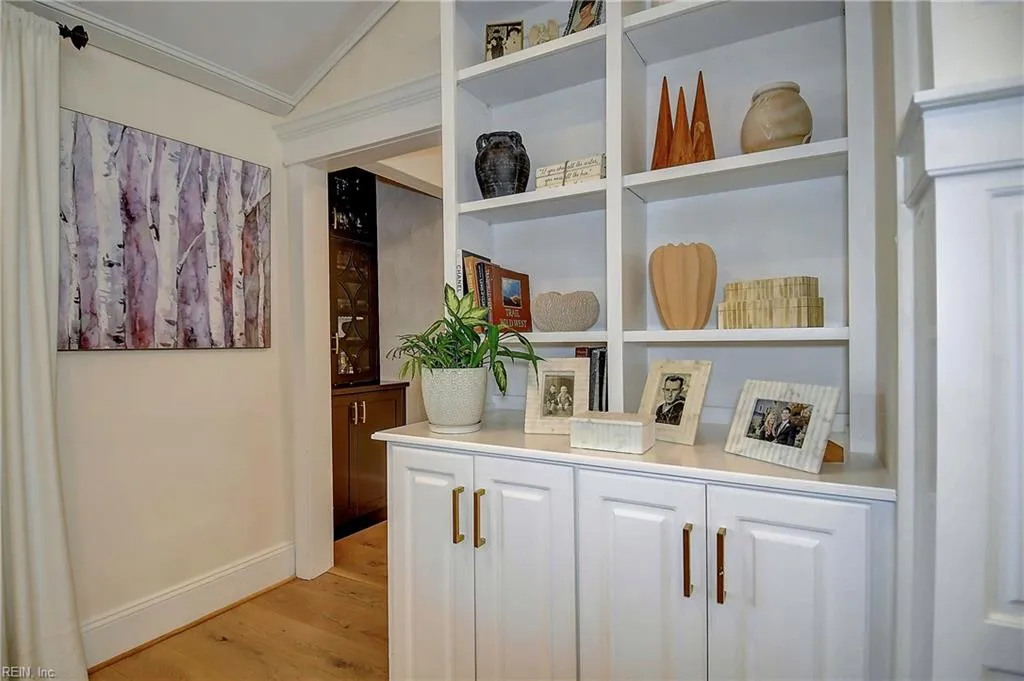 Virginia Beach, Virginia 23451, United States, 5 Bedrooms Bedrooms, ,3 BathroomsBathrooms,Residential,Pending,81289