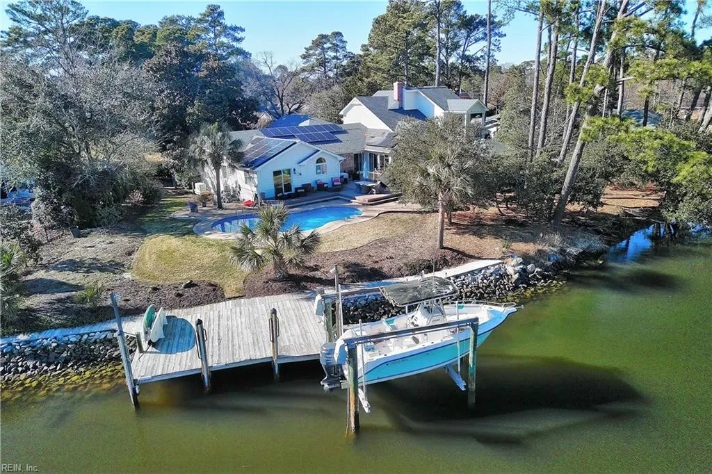 Virginia Beach, Virginia 23451, United States, 5 Bedrooms Bedrooms, ,3 BathroomsBathrooms,Residential,Pending,81289