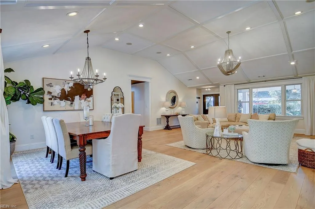 Virginia Beach, Virginia 23451, United States, 5 Bedrooms Bedrooms, ,3 BathroomsBathrooms,Residential,Pending,81289