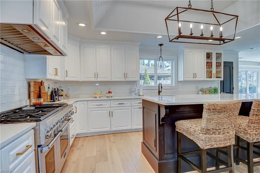 Virginia Beach, Virginia 23451, United States, 5 Bedrooms Bedrooms, ,3 BathroomsBathrooms,Residential,Pending,81289