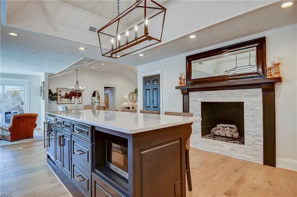 Virginia Beach, Virginia 23451, United States, 5 Bedrooms Bedrooms, ,3 BathroomsBathrooms,Residential,Pending,81289