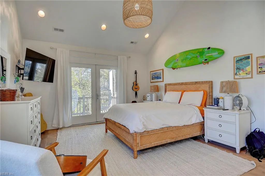 Virginia Beach, Virginia 23451, United States, 5 Bedrooms Bedrooms, ,3 BathroomsBathrooms,Residential,Pending,81289