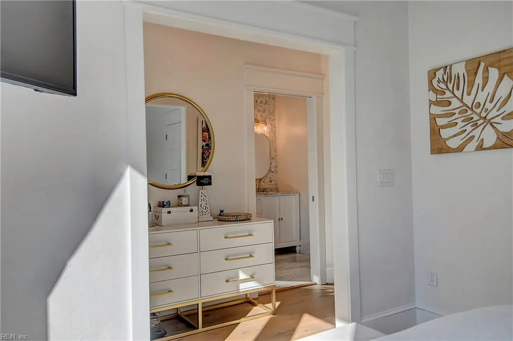 Virginia Beach, Virginia 23451, United States, 5 Bedrooms Bedrooms, ,3 BathroomsBathrooms,Residential,Pending,81289