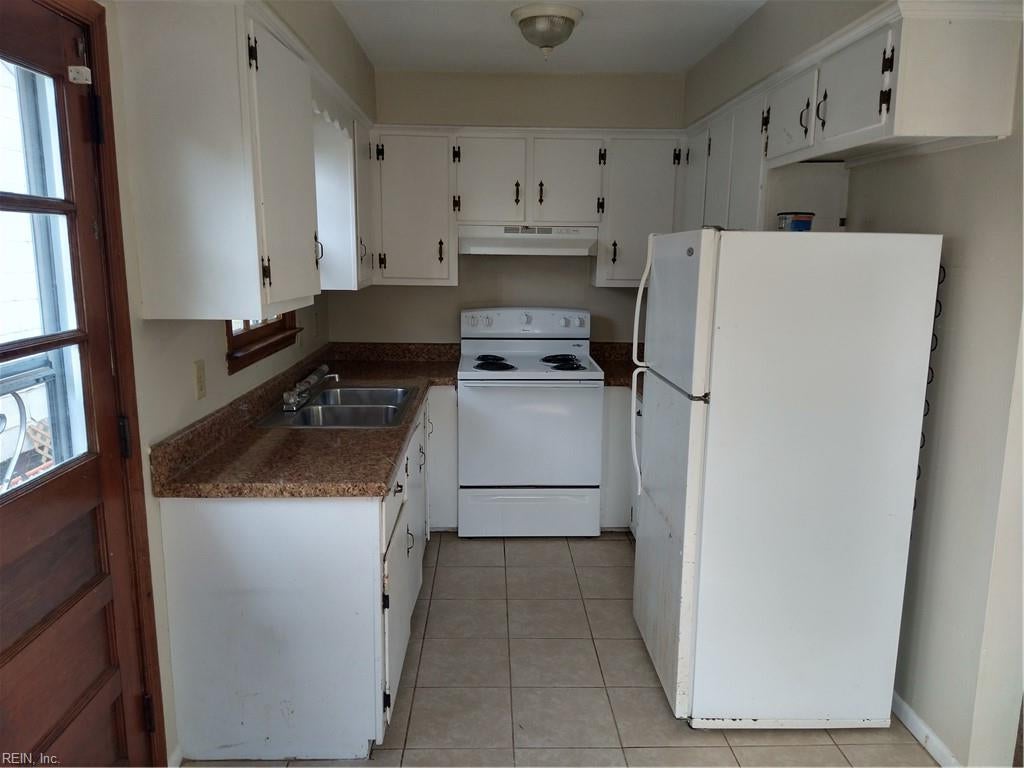 Photo of 4840 Texas Avenue, Norfolk, VA 23513 (MLS # 10656359)