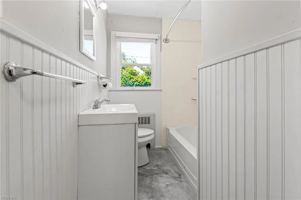 Norfolk, Virginia 23503, United States, 4 Bedrooms Bedrooms, ,2 BathroomsBathrooms,Residential,Pending,206433