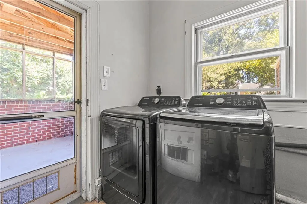 Norfolk, Virginia 23503, United States, 4 Bedrooms Bedrooms, ,2 BathroomsBathrooms,Residential,Pending,206433