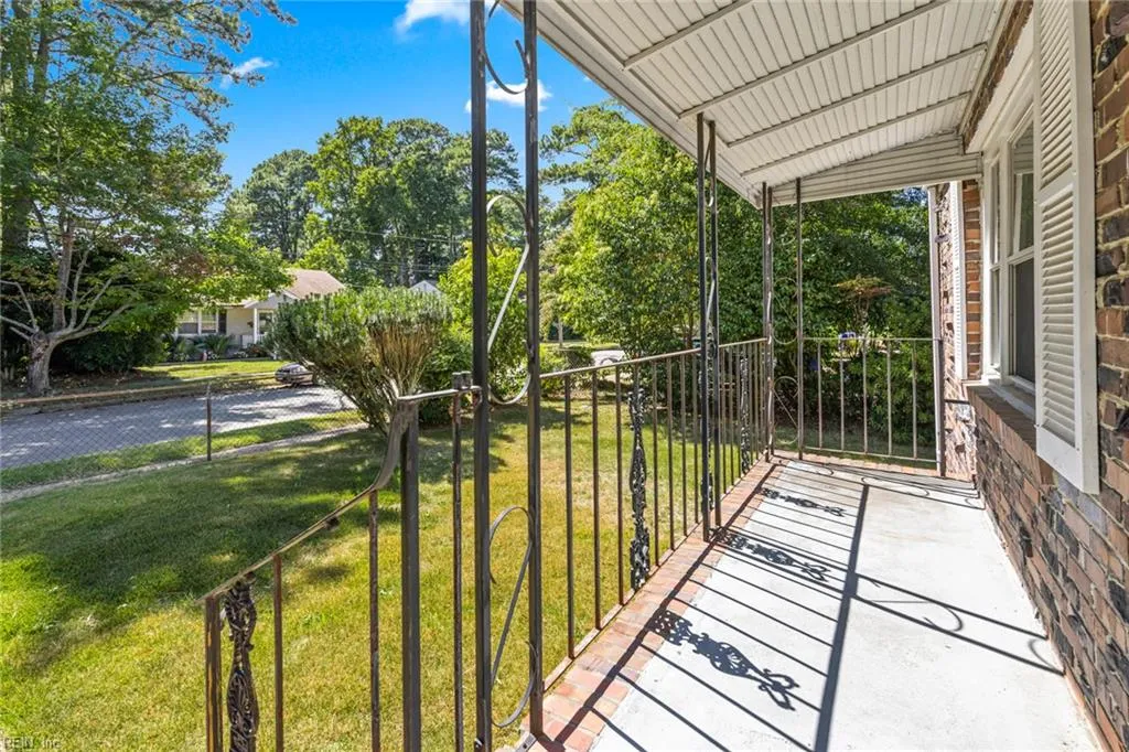 Norfolk, Virginia 23503, United States, 4 Bedrooms Bedrooms, ,2 BathroomsBathrooms,Residential,Pending,206433