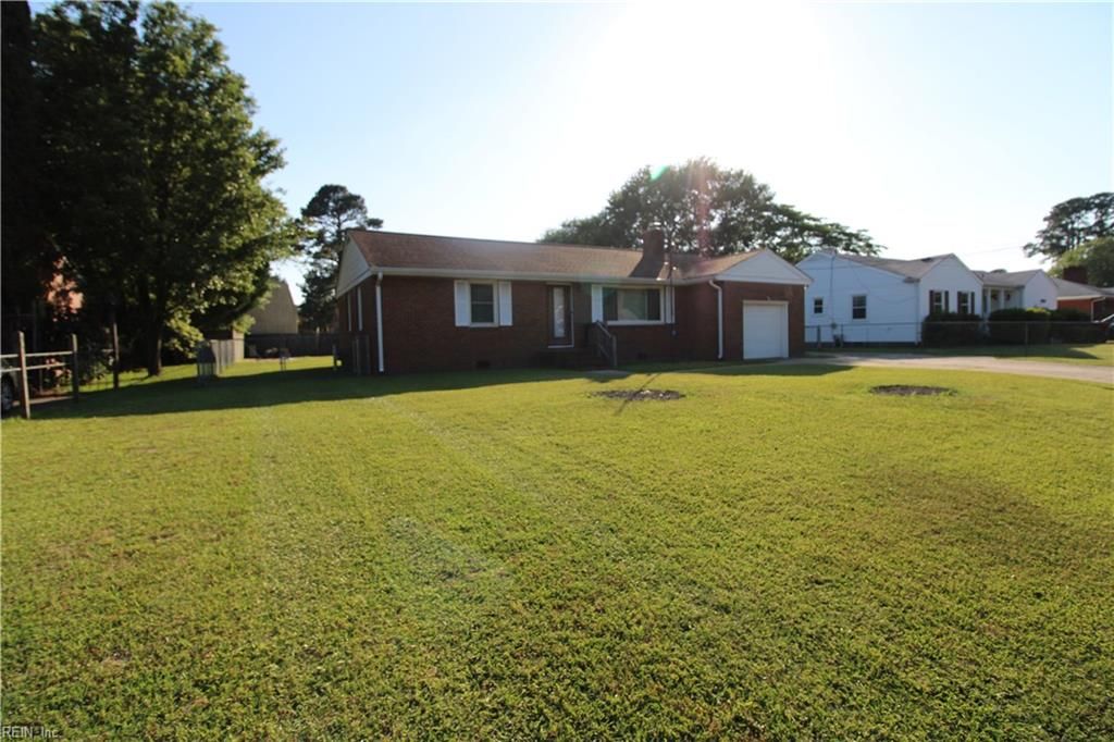 Photo of 220 Charlotte Drive, Portsmouth, VA 23701 (MLS # 10635774)