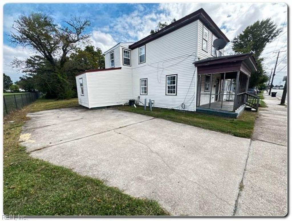 Photo of 2803 Elm Avenue, Portsmouth, VA 23704 (MLS # 10604817)