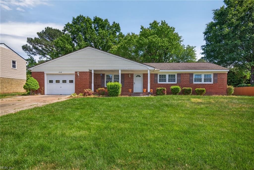 Photo of 4768 Christopher Arch, Virginia Beach, VA 23464 (MLS # 10633025)