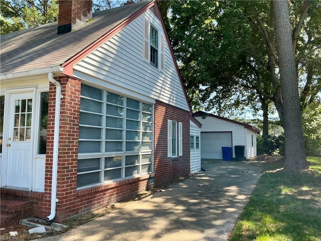 Photo of 226 Mayflower Road, Portsmouth, VA 23701 (MLS # 10637428)