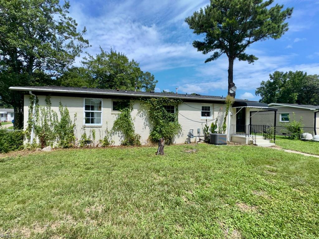Photo of 1215 Lake Kennedy Drive, Suffolk, VA 23434 (MLS # 10650034)