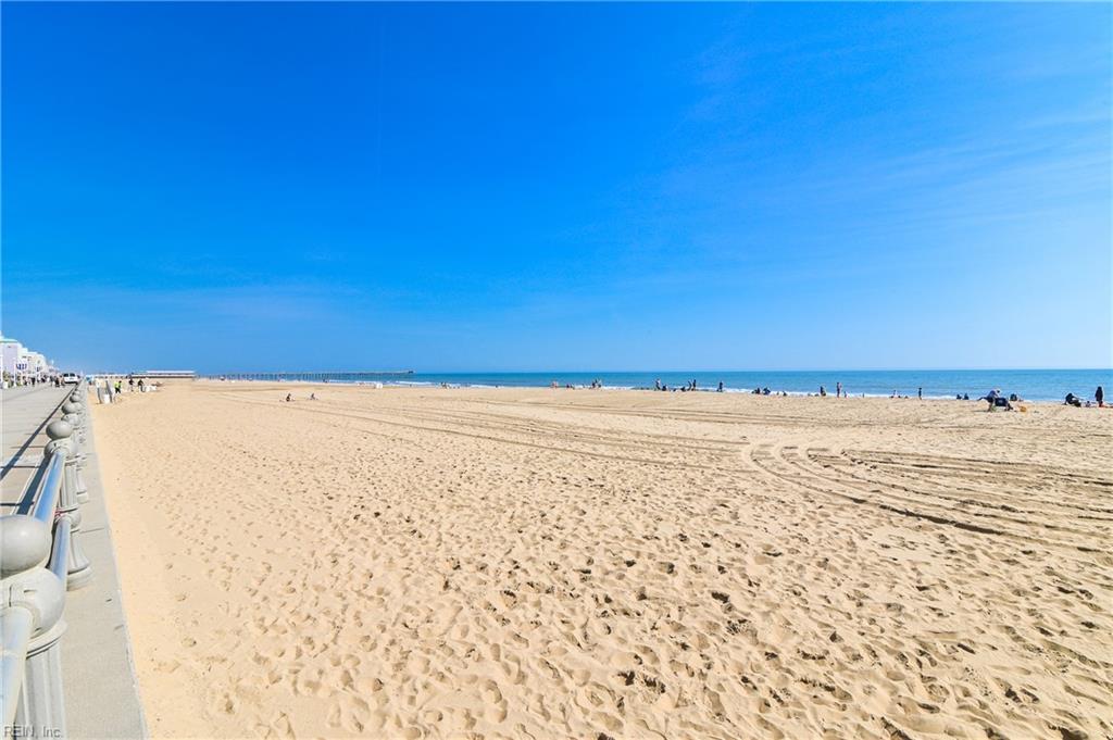 Photo of 812 Spencer Court, Virginia Beach, VA 23451 (MLS # 10657310)
