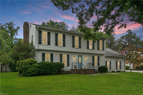 Photo of 21 E Governor Drive, Newport News, VA 23602 (MLS # 10645261)