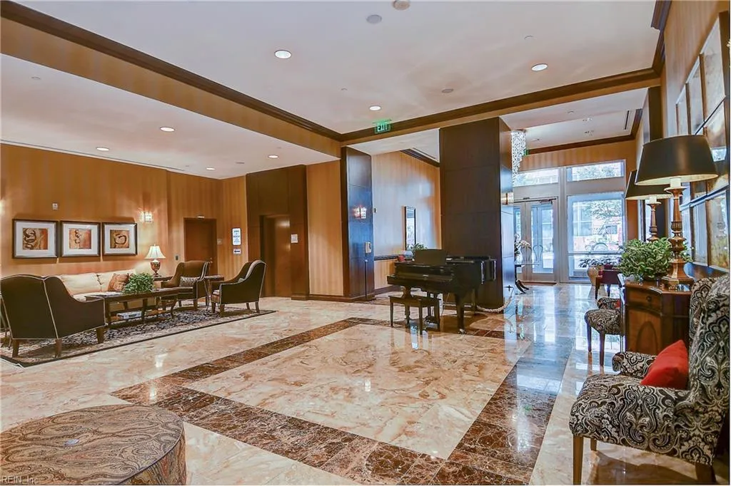 Virginia Beach, Virginia 23462, United States, 2 Bedrooms Bedrooms, ,3 BathroomsBathrooms,Residential,Active,38857