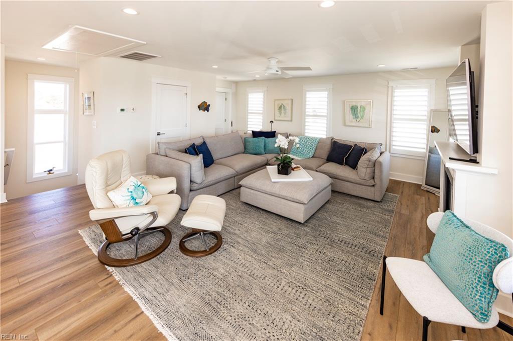 Virginia Beach, Virginia, 23451, United States, 3 Bedrooms Bedrooms, ,4 BathroomsBathrooms,Residential,Active,2028170