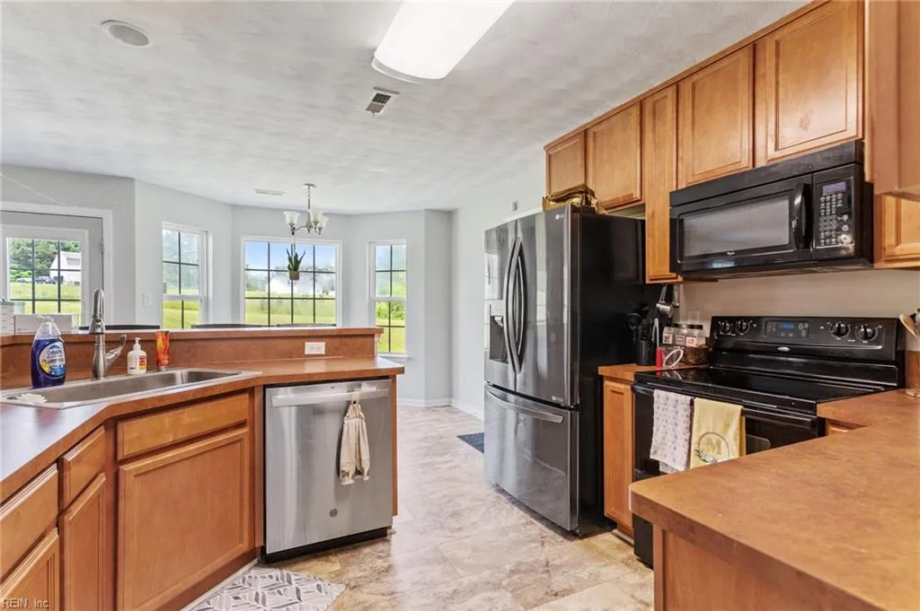 Franklin, Virginia 23851, United States, 4 Bedrooms Bedrooms, ,3 BathroomsBathrooms,Residential,Pending,132085