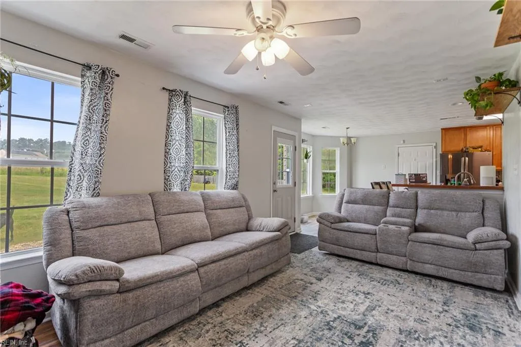 Franklin, Virginia 23851, United States, 4 Bedrooms Bedrooms, ,3 BathroomsBathrooms,Residential,Pending,132085