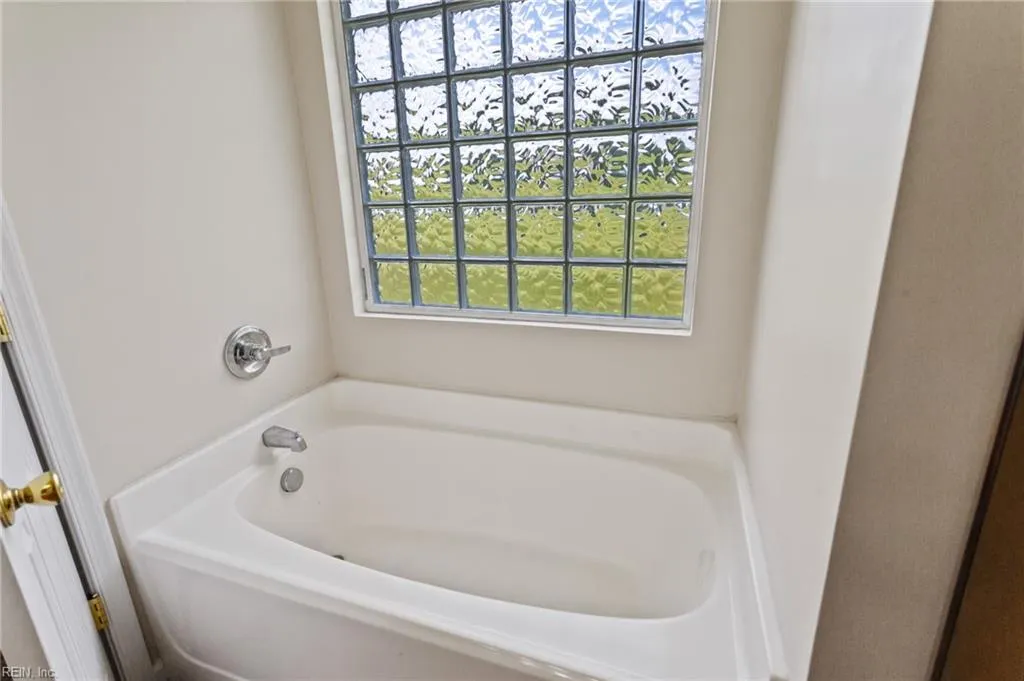 Franklin, Virginia 23851, United States, 4 Bedrooms Bedrooms, ,3 BathroomsBathrooms,Residential,Pending,132085