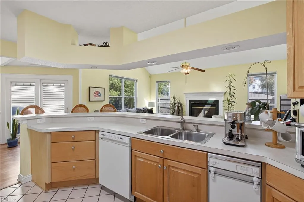 Virginia Beach, Virginia 23451, United States, 3 Bedrooms Bedrooms, ,3 BathroomsBathrooms,Residential,Active,204646