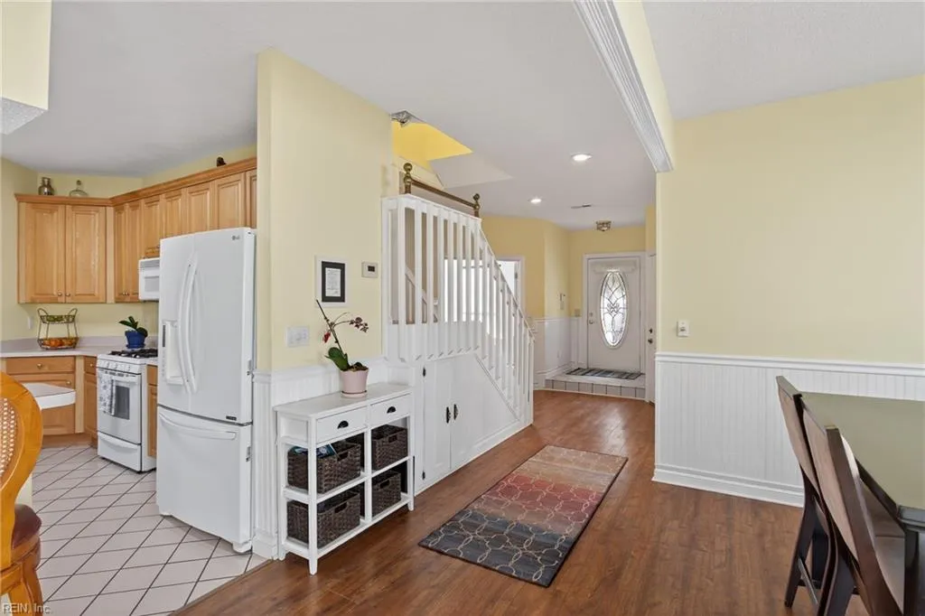 Virginia Beach, Virginia 23451, United States, 3 Bedrooms Bedrooms, ,3 BathroomsBathrooms,Residential,Active,204646