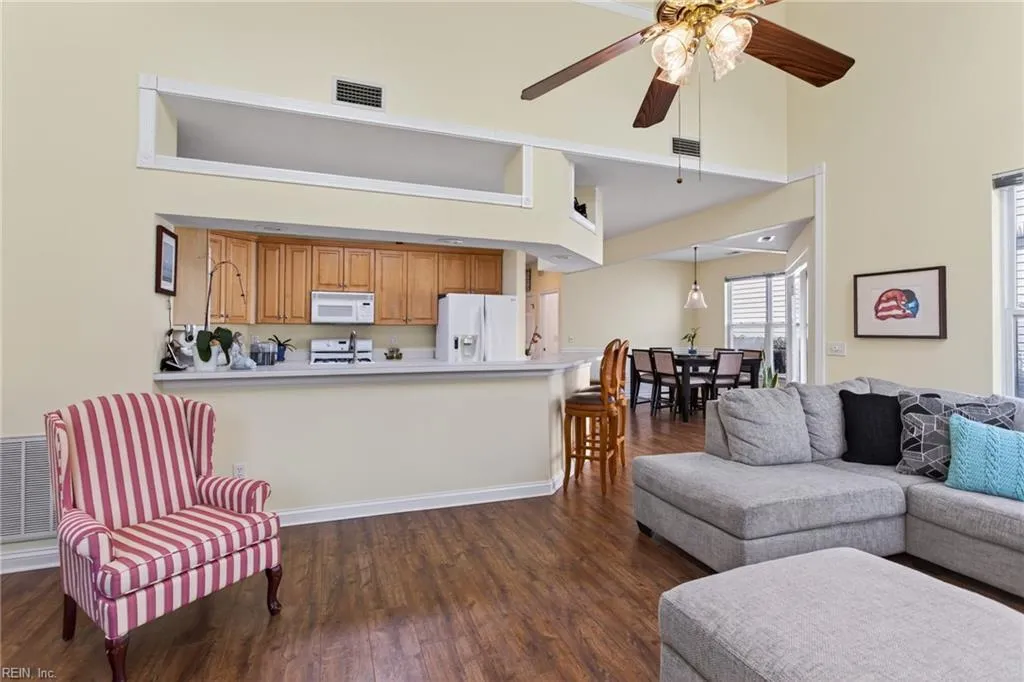 Virginia Beach, Virginia 23451, United States, 3 Bedrooms Bedrooms, ,3 BathroomsBathrooms,Residential,Active,204646