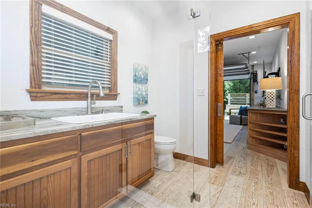 Virginia Beach, Virginia 23454, United States, 5 Bedrooms Bedrooms, ,6 BathroomsBathrooms,Residential,Active,178842