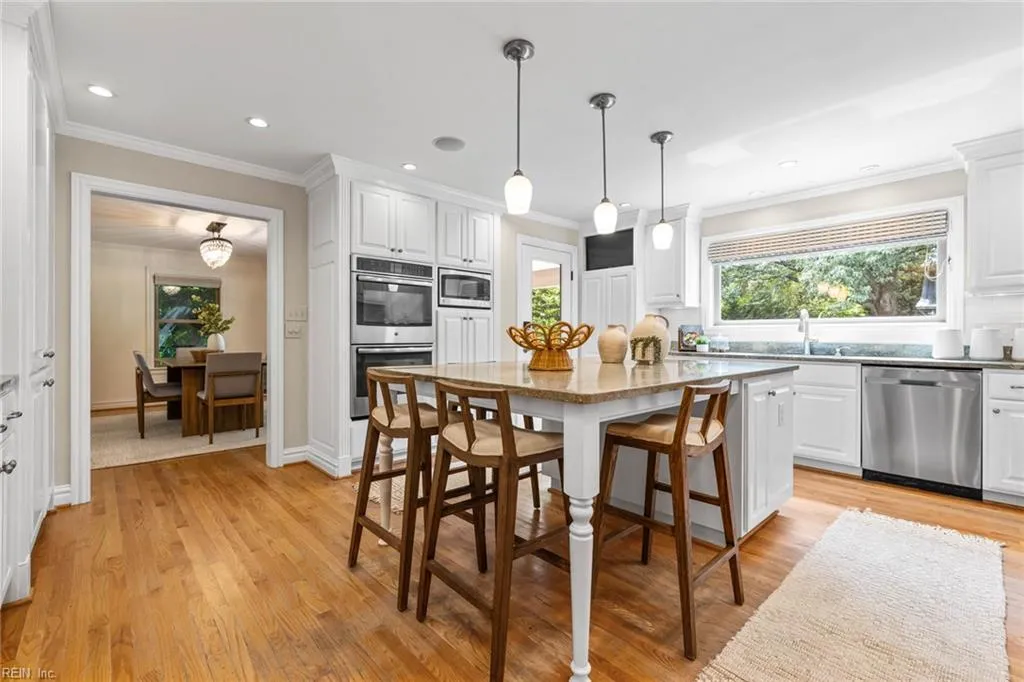 Virginia Beach, Virginia 23454, United States, 5 Bedrooms Bedrooms, ,6 BathroomsBathrooms,Residential,Active,178842