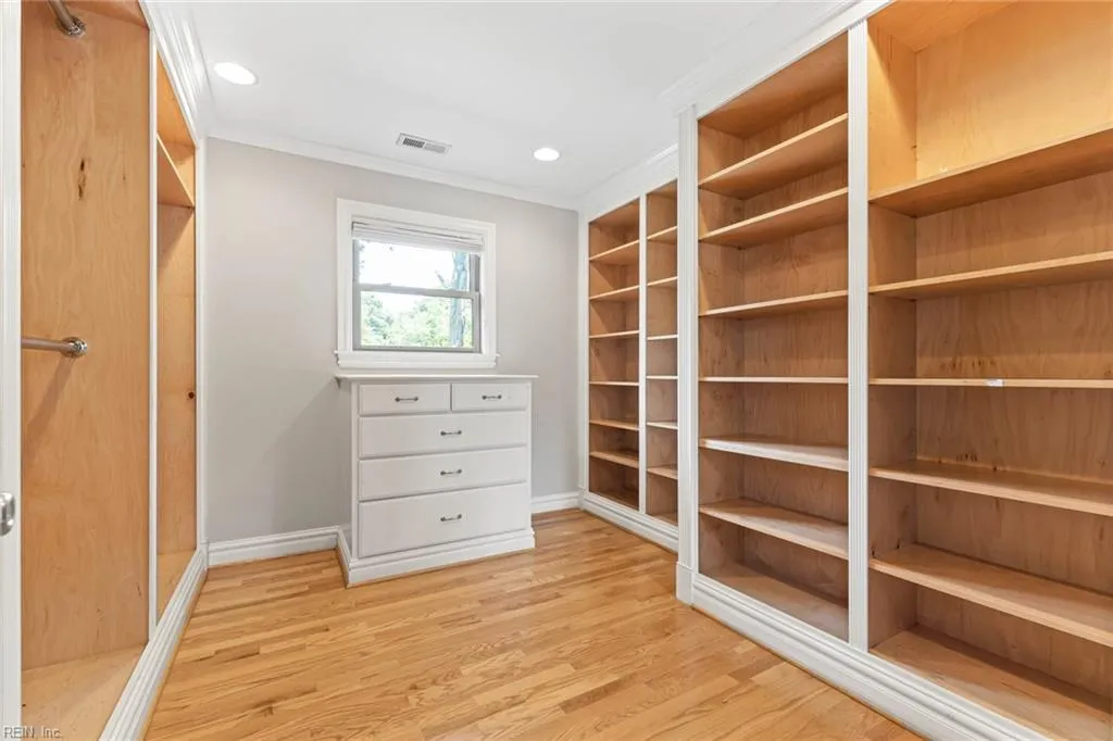 Virginia Beach, Virginia 23454, United States, 5 Bedrooms Bedrooms, ,6 BathroomsBathrooms,Residential,Active,178842