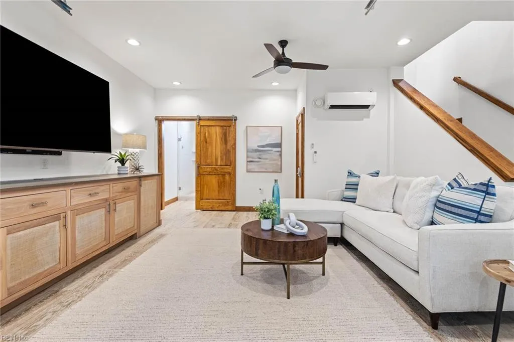 Virginia Beach, Virginia 23454, United States, 5 Bedrooms Bedrooms, ,6 BathroomsBathrooms,Residential,Active,178842