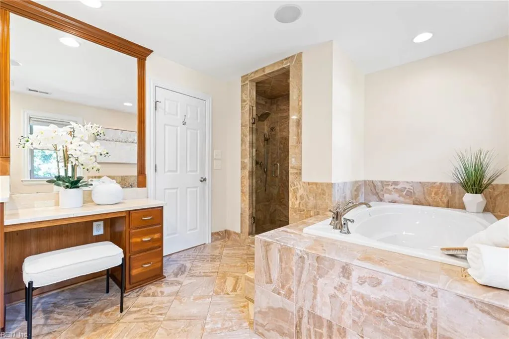 Virginia Beach, Virginia 23454, United States, 5 Bedrooms Bedrooms, ,6 BathroomsBathrooms,Residential,Active,178842