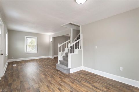 Single Family Residence in Norfolk VA 3730 Pamlico Circle.jpg