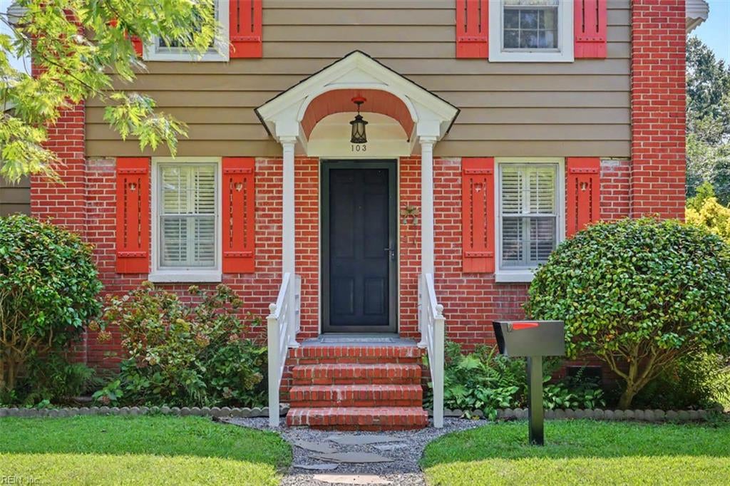 Photo of 103 Locust Avenue, Hampton, VA 23661 (MLS # 10648595)