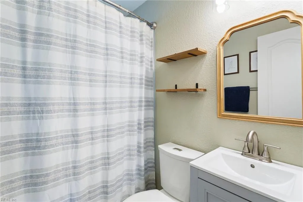 Hampton, Virginia 23666, United States, 3 Bedrooms Bedrooms, ,2 BathroomsBathrooms,Residential,Pending,116819