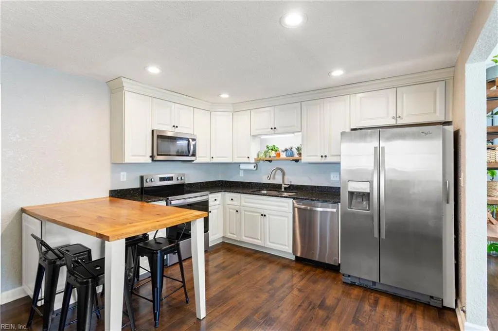 Hampton, Virginia 23666, United States, 3 Bedrooms Bedrooms, ,2 BathroomsBathrooms,Residential,Pending,116819