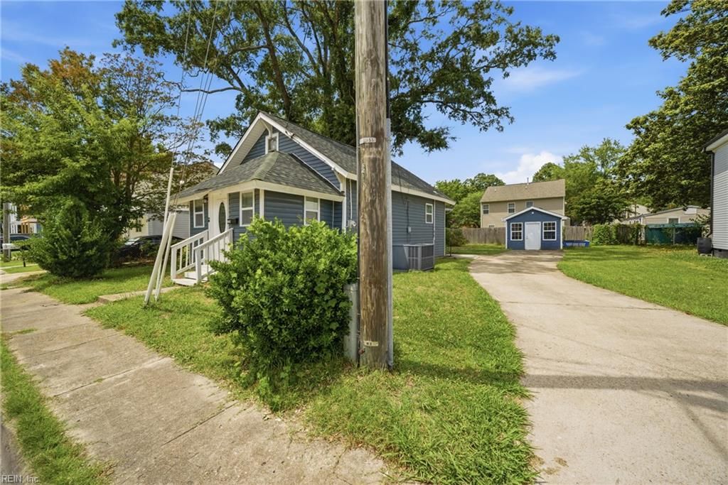 Photo of 1012 Hannah Street, Norfolk, VA 23505 (MLS # 10637567)