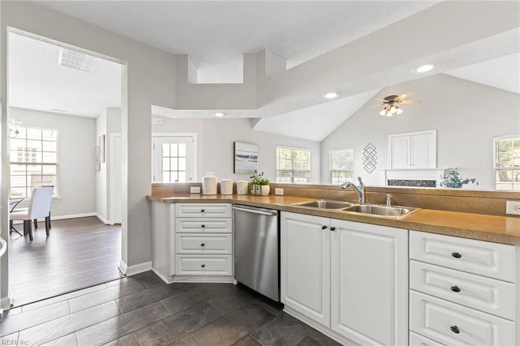 Virginia Beach, Virginia 23451, United States, 4 Bedrooms Bedrooms, ,3 BathroomsBathrooms,Residential,Active,106467