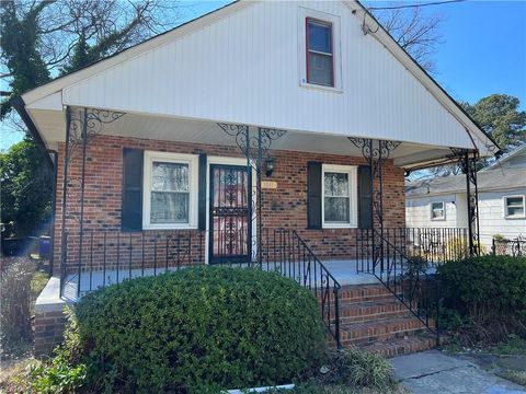 Photo of 1041 W 37th Street, Norfolk, VA 23508 (MLS # 10608032) Photo of 1041 W 37th Street, Norfolk, VA 23508 (MLS # 10608032)