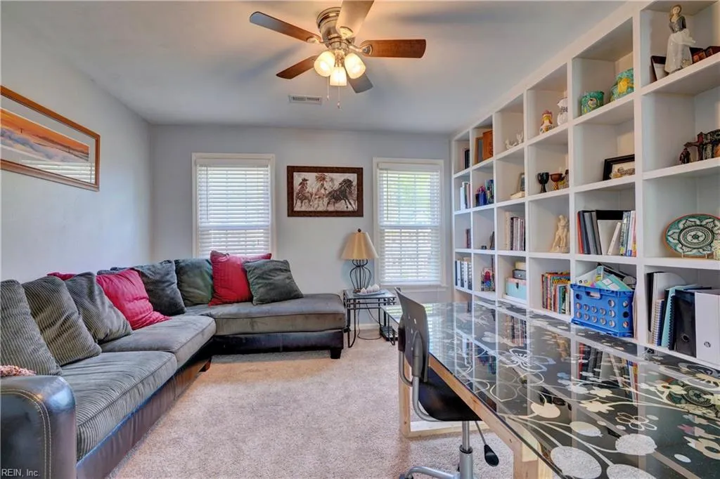 Chesapeake, Virginia 23322, United States, 4 Bedrooms Bedrooms, ,3 BathroomsBathrooms,Residential,Pending,120382