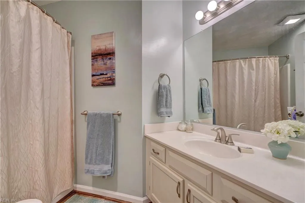 Chesapeake, Virginia 23322, United States, 4 Bedrooms Bedrooms, ,3 BathroomsBathrooms,Residential,Pending,120382