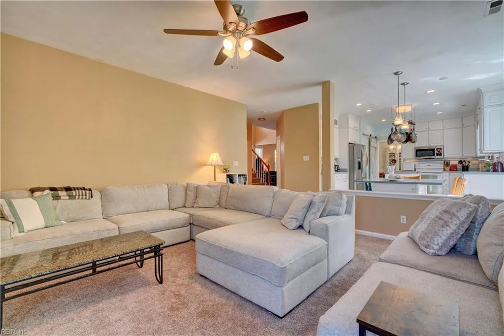 Chesapeake, Virginia 23322, United States, 4 Bedrooms Bedrooms, ,3 BathroomsBathrooms,Residential,Pending,120382