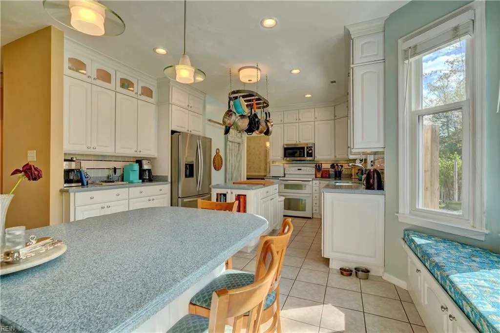 Chesapeake, Virginia 23322, United States, 4 Bedrooms Bedrooms, ,3 BathroomsBathrooms,Residential,Pending,120382