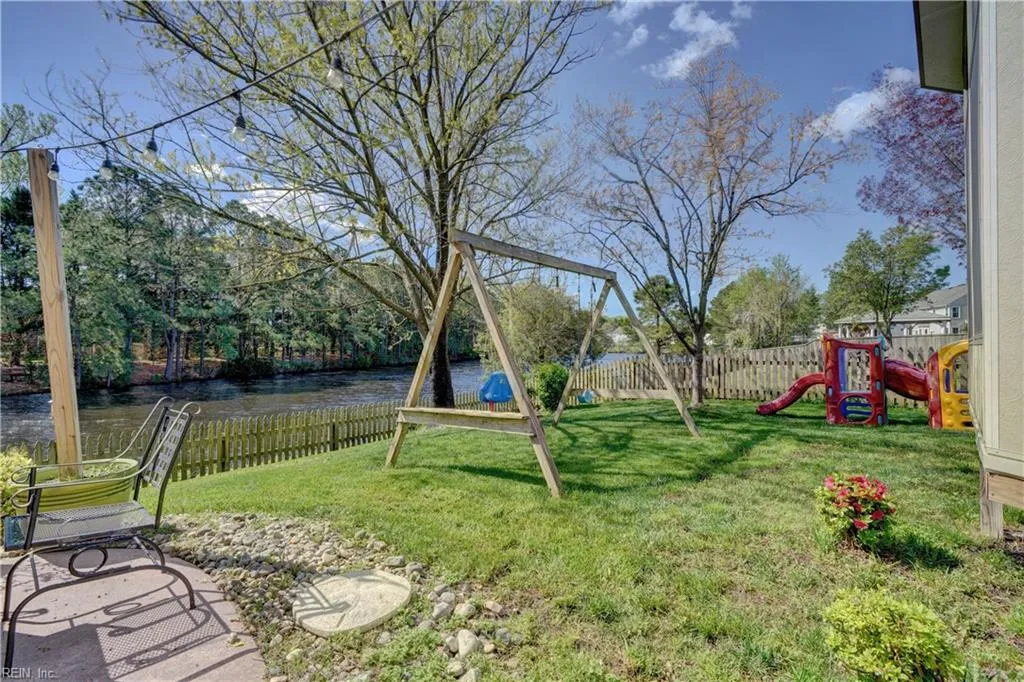 Chesapeake, Virginia 23322, United States, 4 Bedrooms Bedrooms, ,3 BathroomsBathrooms,Residential,Pending,120382