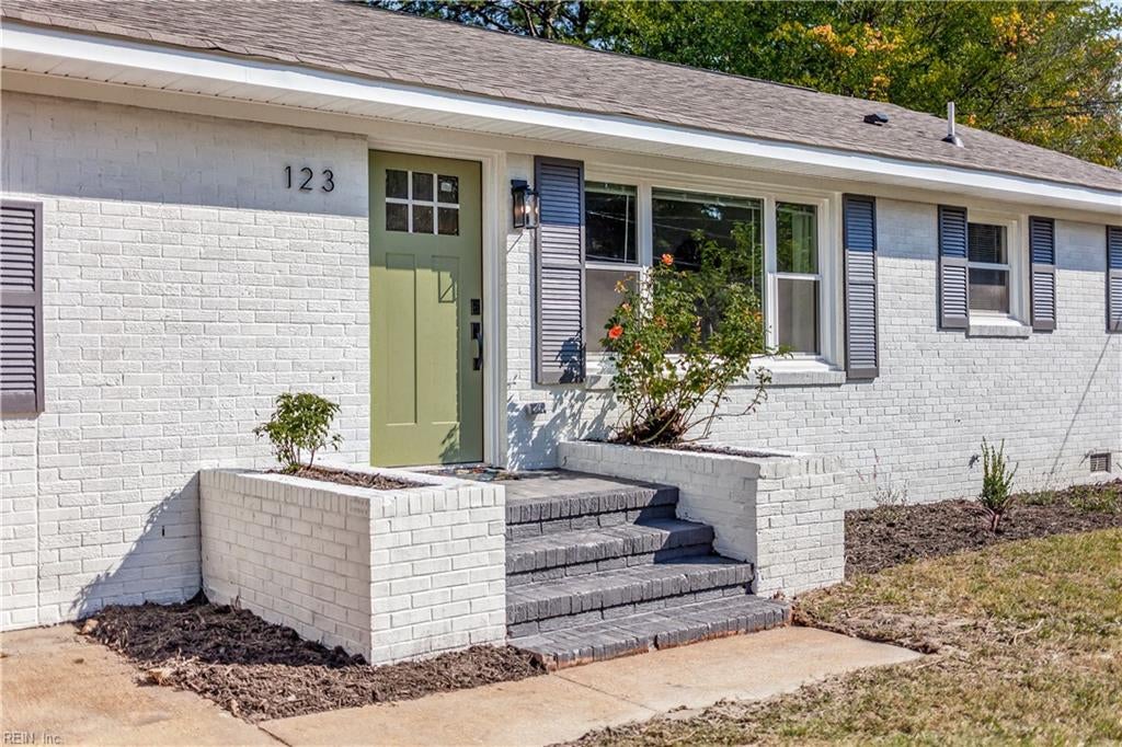Photo of 123 Prince James Drive, Hampton, VA 23669 (MLS # 10656088)