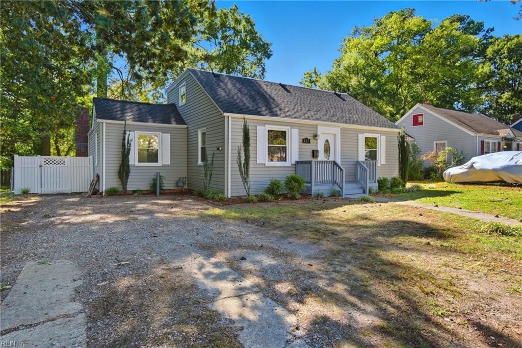 Photo of 417 Maycox Avenue, Norfolk, VA 23505 (MLS # 10606232)
